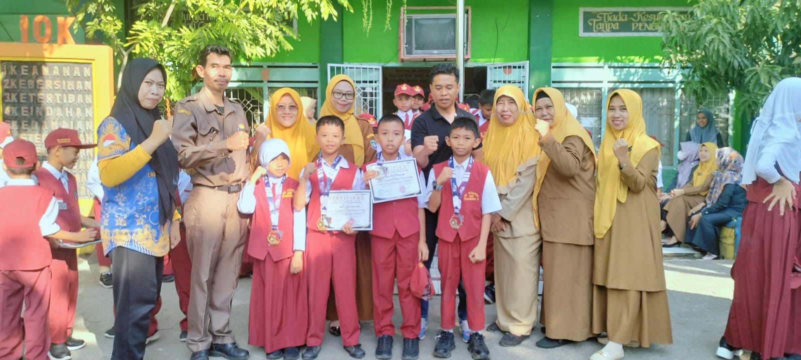 Kado Hardiknas 2025, Atlet Taekwondo SDN 28 Tumampua II Terima Penghargaan dari Bupati Pangkep Taekwondo Indonesia Dojang Sdudel Club